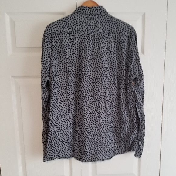 H&M polka dot button down shirt - Picture 2 of 3